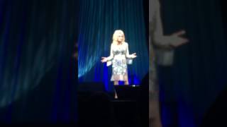 Dolly Parton - Banks Of The Ohio (Live)