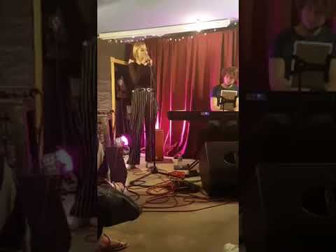 Davina Michelle LIVE @ Hemelvaart Ayton Scotland covers HOZIER Take Me To Church / LABRINTH  Jealous