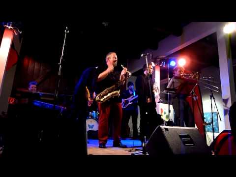 Tommy Schneller Band@Grand Jam Clubbing - Don't let the Green Gras fool you