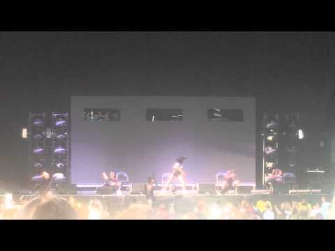 Tinashe Performs "On a Wave" ft. Drake