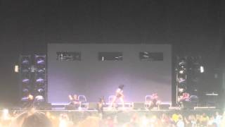 Tinashe Performs "On a Wave" ft. Drake