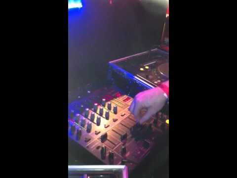 Dj gonzo at old skool night in callys klubscene night