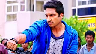 ट्रैफिक जाम करके क्रिकेट खेल रहे गुंडों को हीरो ने ऐसा धोया की मजा आ गया। साउथ का बेस्ट एक्शन सीन video