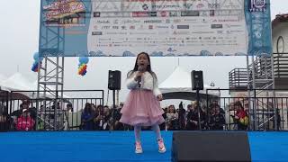 #MaleaEmma (7 yo) singing Think by Aretha Franklin at the Skechers Pier to Pier Friendship Walk