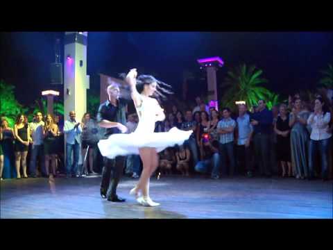 ריקוד חתונה מהסרטים | ריקוד חתן כלה - סטודיו לרקוד מהלב - שרון וגיא