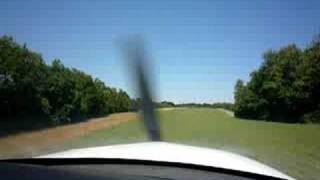 preview picture of video 'Cirrus SR22 landing in the french countryside'