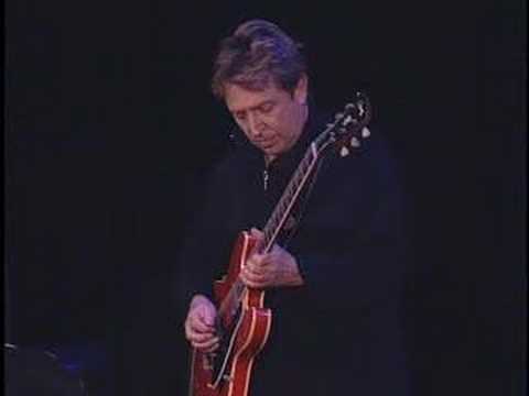 Andy Summers play Charles Minus at the New York Guitar Festival