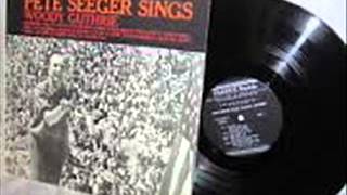 Pete Seeger sings Woody Guthrie -   Roll On, Columbia