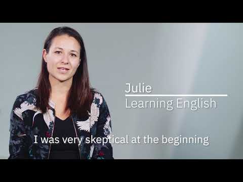 Julie learns English online with Berlitz