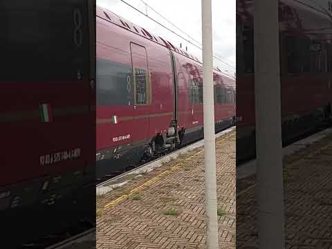 Italo 9977 Milano C.le-Salerno in lento transito a Milano Lambrate