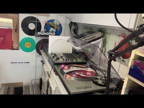 Dave Spoon Vs. Eddie Amador - House Music At Night (Extended Mix)