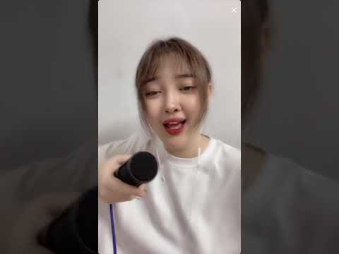 Thể hiện bởi Chu Thúy Quỳnh