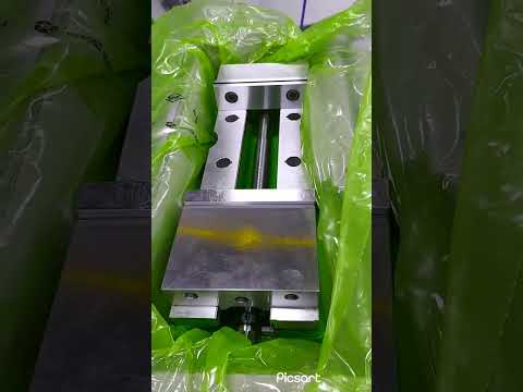 HAAS CNC MILL UNVEILING "KURT" vises fresh out of the box ☘️Happy St. Paddy's ASMR open package