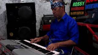 Download lagu CINTA LUAR BIASA, karaoke keroncong suara Wanita mp3