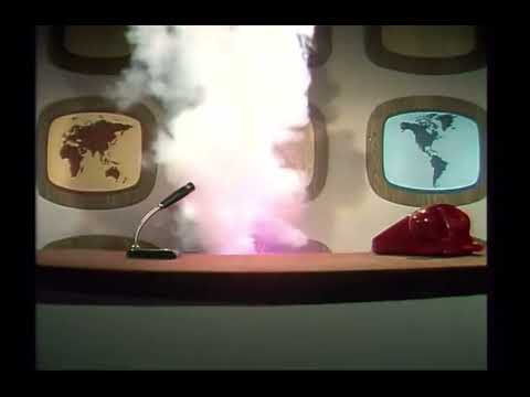 The Muppet Show - 209: Madeline Kahn - News Flash: Exploding News Reporters (1977)