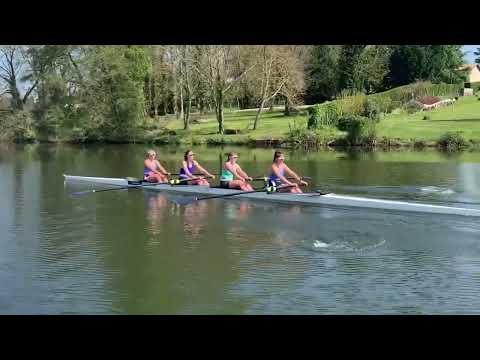 Henley rowing club junior girls eight 2021-2022