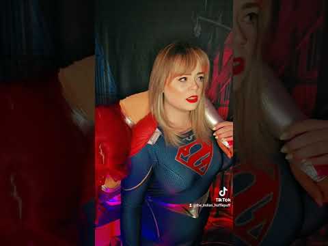 It was a simple task Supergirl #batgirl #starfire #supergirl