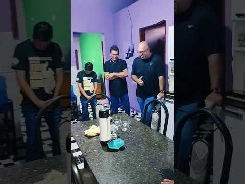 pastores de faxinal PR. orando na casa do missionário