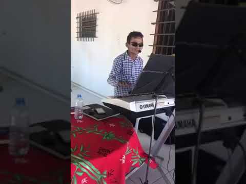 Gleyfy Brauly cantando Pink Floyd (Another Brick In The Wall)