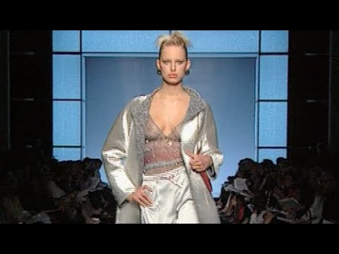 VALENTINO Fall 2000 Haute Couture Paris - Fashion Channel