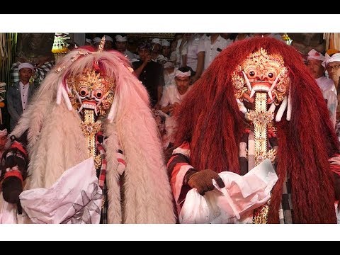 SERAM!!! Ida Betara Tapakan Rangda Kedewatan Kerauhan Di Pura Gunung Lebah 2019