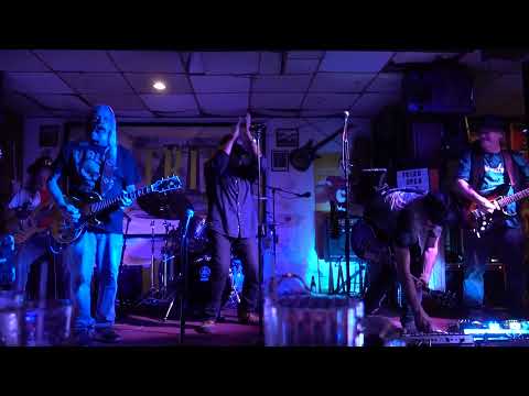 Wallace Cutrell with the Triad Band "Can't You See" 12/30/2021 Poppa's Pub Open Mic