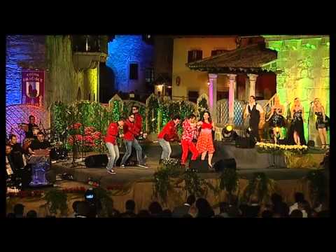 Paprena Roza (Ines Prajo -- trad./Ariana Kunštek/Ines Prajo -- Tihomir Preradović)