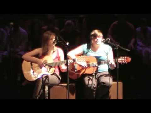 Schooloptreden 2009 : Lost - Jana & Lisa