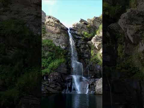 Así se ve el Salto del Tigre desde arriba. Filo de las sierras comechingones, Córdoba, Argentina