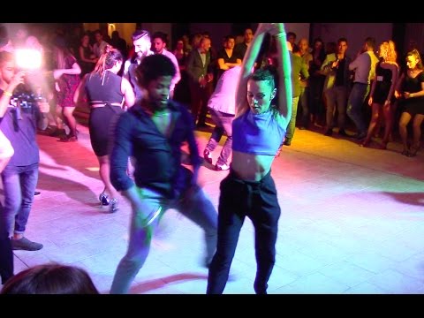 Terry SalsAlianza & Sissi Mei - Social Salsa dancing Pobrecita La Maxima 79 Live