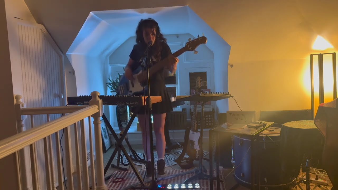 Promotional video thumbnail 1 for Halle Tomlinson