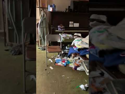 441 Grove, St Inside