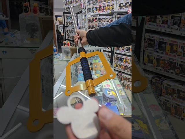Vídeo relacionado con Disney Kingdom Hearts Keeper Of The Keyblade Camiseta