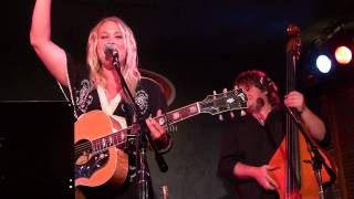 Catherine Britt - That Don&#39;t Bother Me