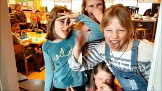 Groep 6B CBS de Ark met Wie liet 'm