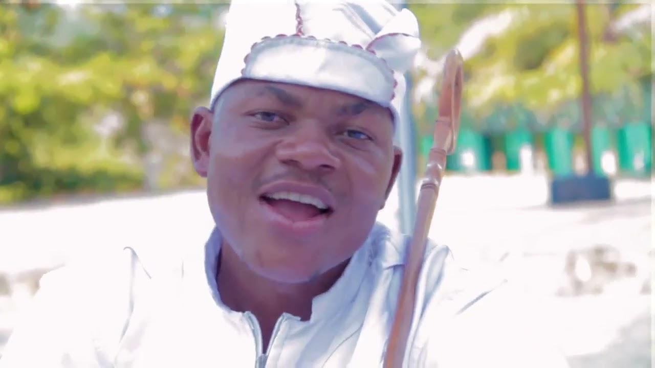 Le sauveur du monde entier(version one). Elshadai 28 Avril 2022.