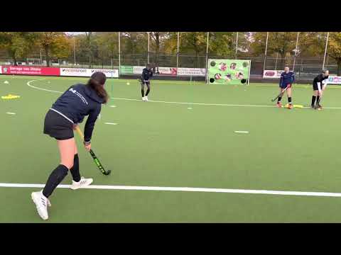 SKILLZ Hockeysupport - aannemen van een stuiterpass