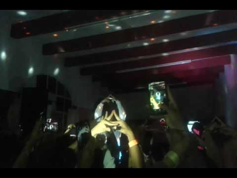 CHARLES ANS - LA HOJA feat. NICO MALEON  en vivo