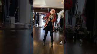 Christmas Songs: Cyndi Lauper - in costume &amp; dancing to "Santa Claus is Coming to Town"