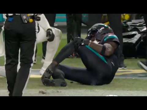 Tyreek Hill SNAPS Leg in GRAPHIC Injury!