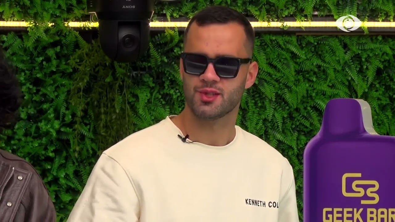 Çika ime e vogël/ Gimbo zgjon Selin me përkëdhelje