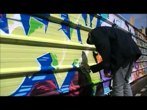 Art'n'Bass - Wall of creepy scientist #1