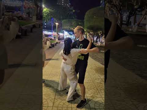 🇻🇳  NHA TRANG BEACH SOCIAL PARTY @annie_englishhh @misha.bachata@openbachata.nhatrang