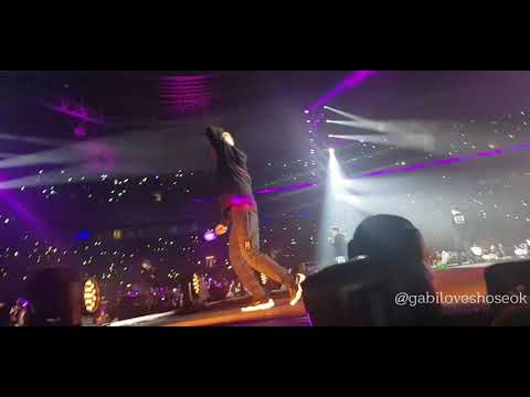[BTS IN BRAZIL-DAY1]- JIN HITTING HIS HEAD WITH THE ARMYBOMB