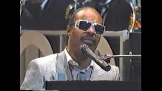 Stevie Wonder - Sir Duke (Live @Apollo Theatre 1985)