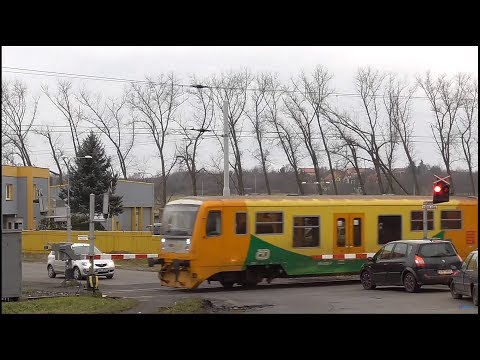 Železniční přejezd Řetenice #1 (AŽD 71) - 13.1.2018 [Full HD]