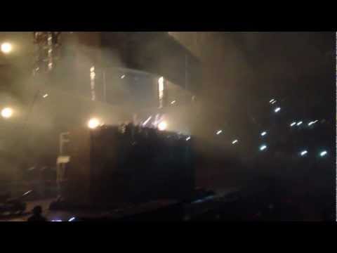 Swedish House Mafia playing Here I Come VS. Leave The world Behind @Bercy, Paris