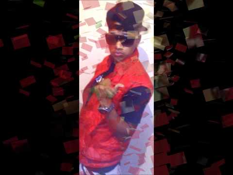 MC SAPINHA - Dj Leonardo MT & Dj Robinho MPD  ELA AMA O MEU BOLSO