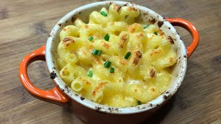 Homemade Creamy Baked Mac and Cheese | FRIDAY NIGHT MUNCHIES