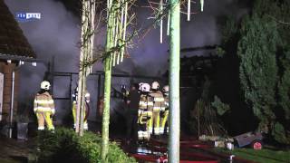 preview picture of video 'Grote brand in schuur hotel Het Roode Hert in Dalfsen'